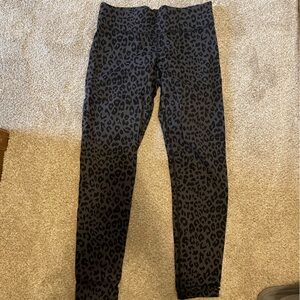 PINK Victoria’s Secret Ultimate Yoga Leggings